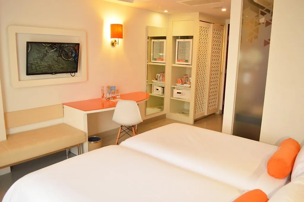 Harris Hotel Seminyak