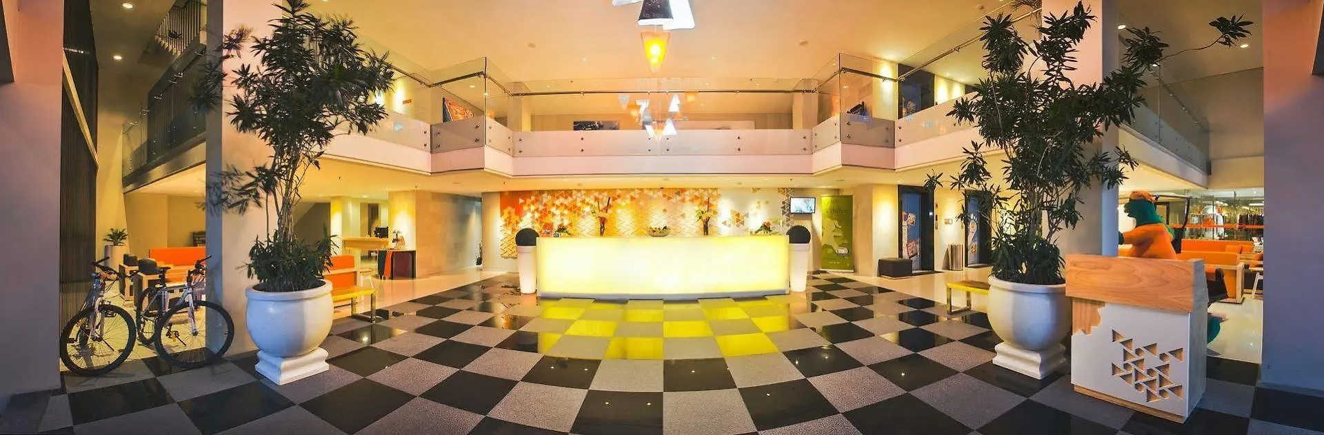 Harris Hotel Seminyak 4*,