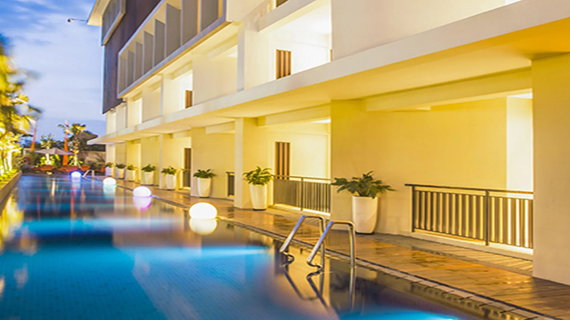 Harris Hotel Seminyak 4*, Семиньяк Индонезия